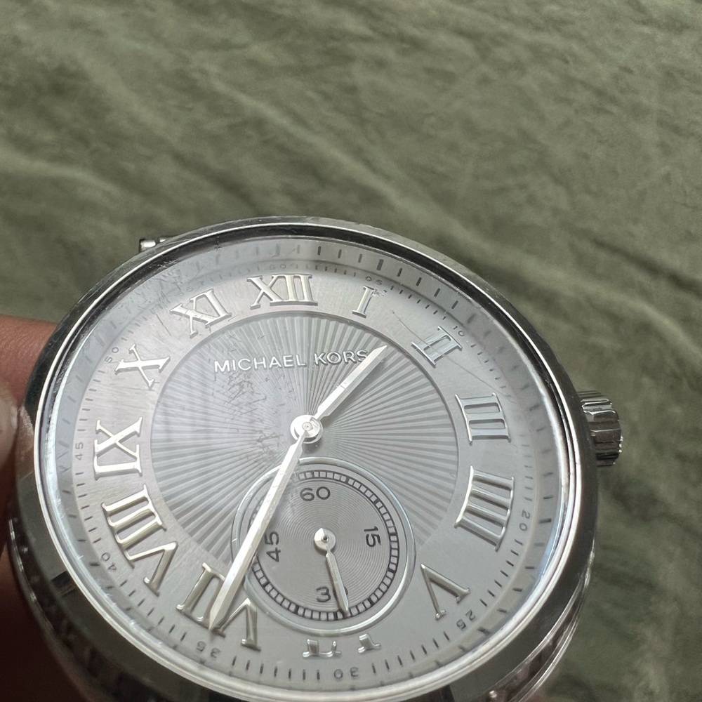 Michael Kors silver watch - Picture 6 of 13